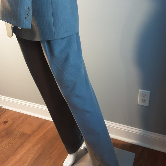 RETRO STYLE GRAY PINSTRIPE SUIT by LIZ CLAIBORNE - Picture 5 of 11